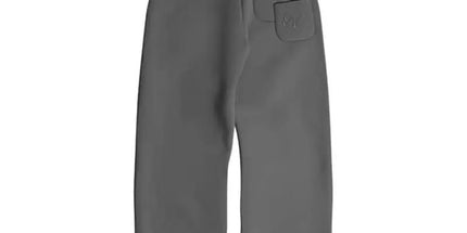 Der Saint Alexander Trainingsanzug ist ein beliebtes Set aus luftigem, flauschigem Kapuzenpullover und trendiger Herrenhose.
