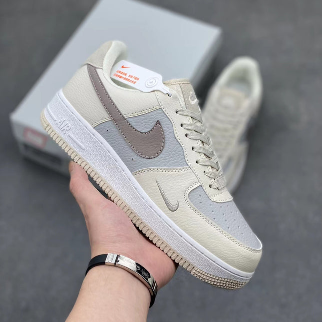 Air Force 1 White Hook Sneakers