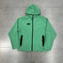 M / Green sweater