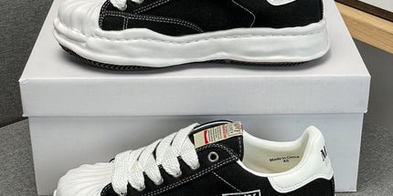 Classic Low-Top Canvas Shoes