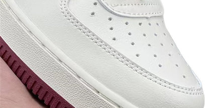 Low-Top Casual Sneakers