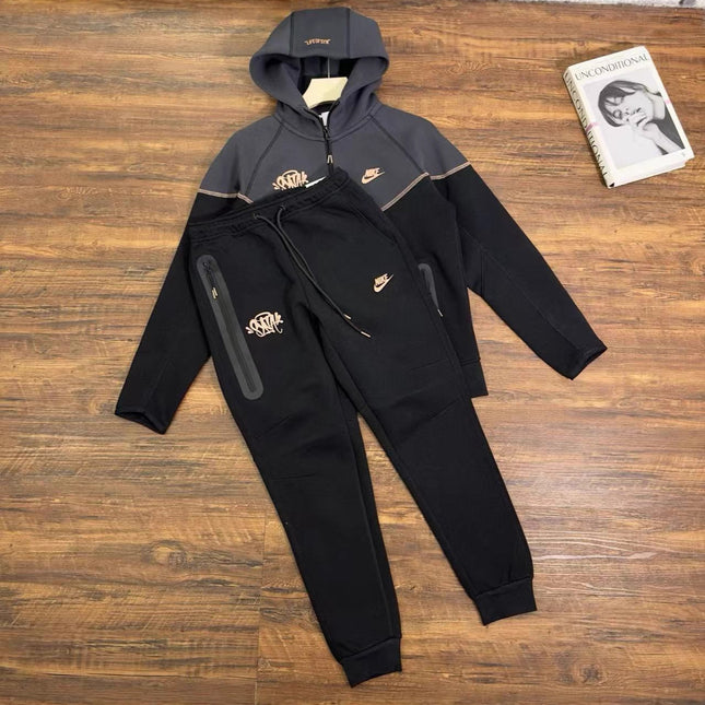 Nike Tech Fleece suit
