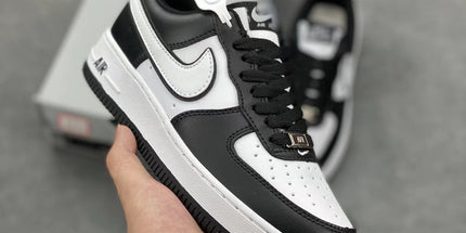 Air Force 1 White Hook Sneakers