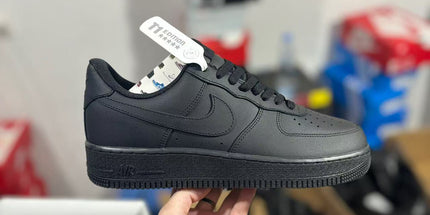 Low-Top Casual Sneakers