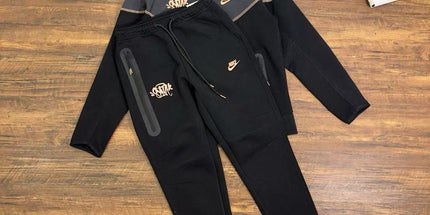 Nike Tech Fleece suit