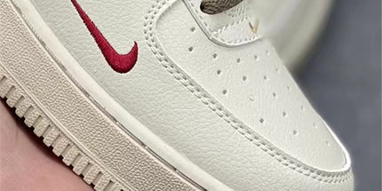 Low-Top Casual Sneakers