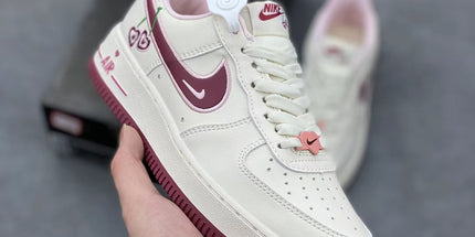 Low-Top Casual Sneakers