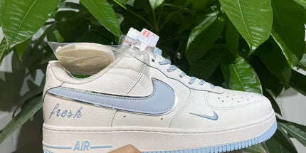 Low-Top Casual Sneakers